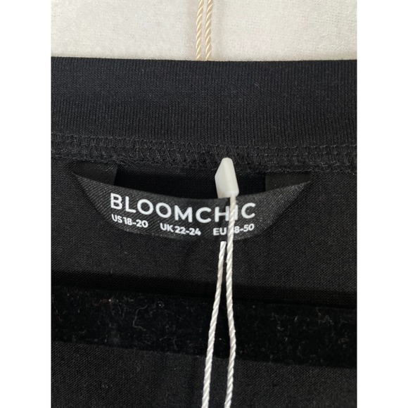 BLOOMCHIC Women Dress Size 18-20 Black Long Sleeve V Neck Midi Abstract Print - Picture 2 of 9